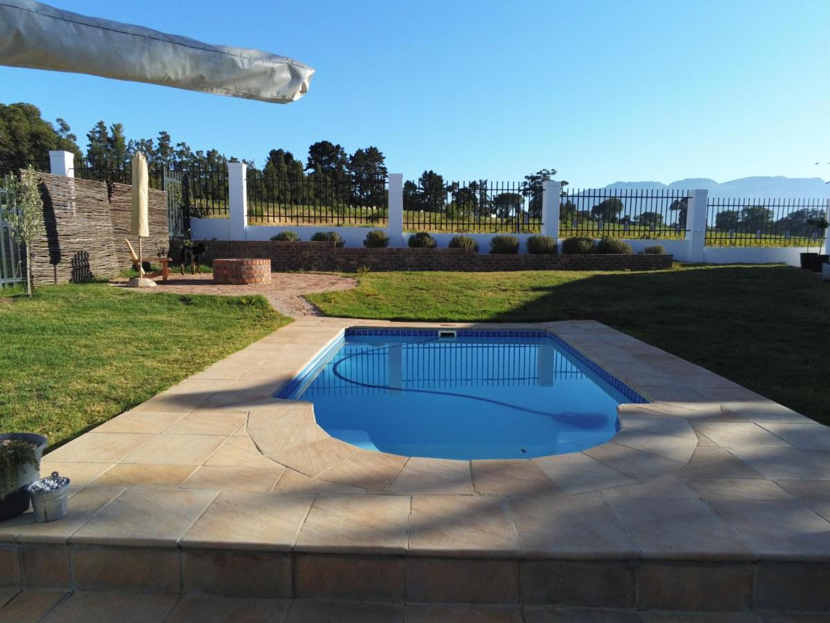 Raithby Winelands Historical Cottage Bagian luar foto