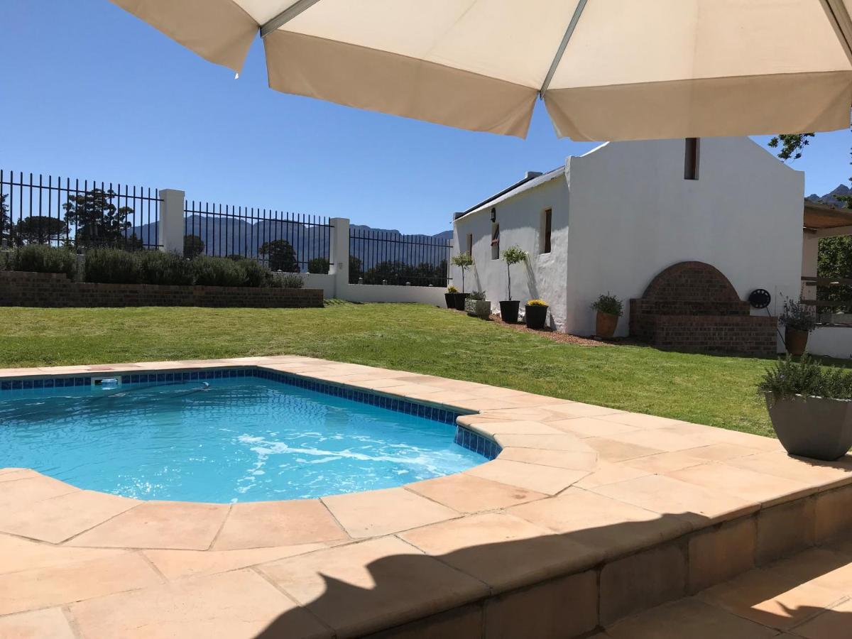 Raithby Winelands Historical Cottage Bagian luar foto